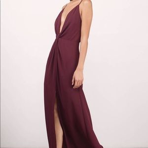 Tobi Eyes on You Knotted Dress in Wine color